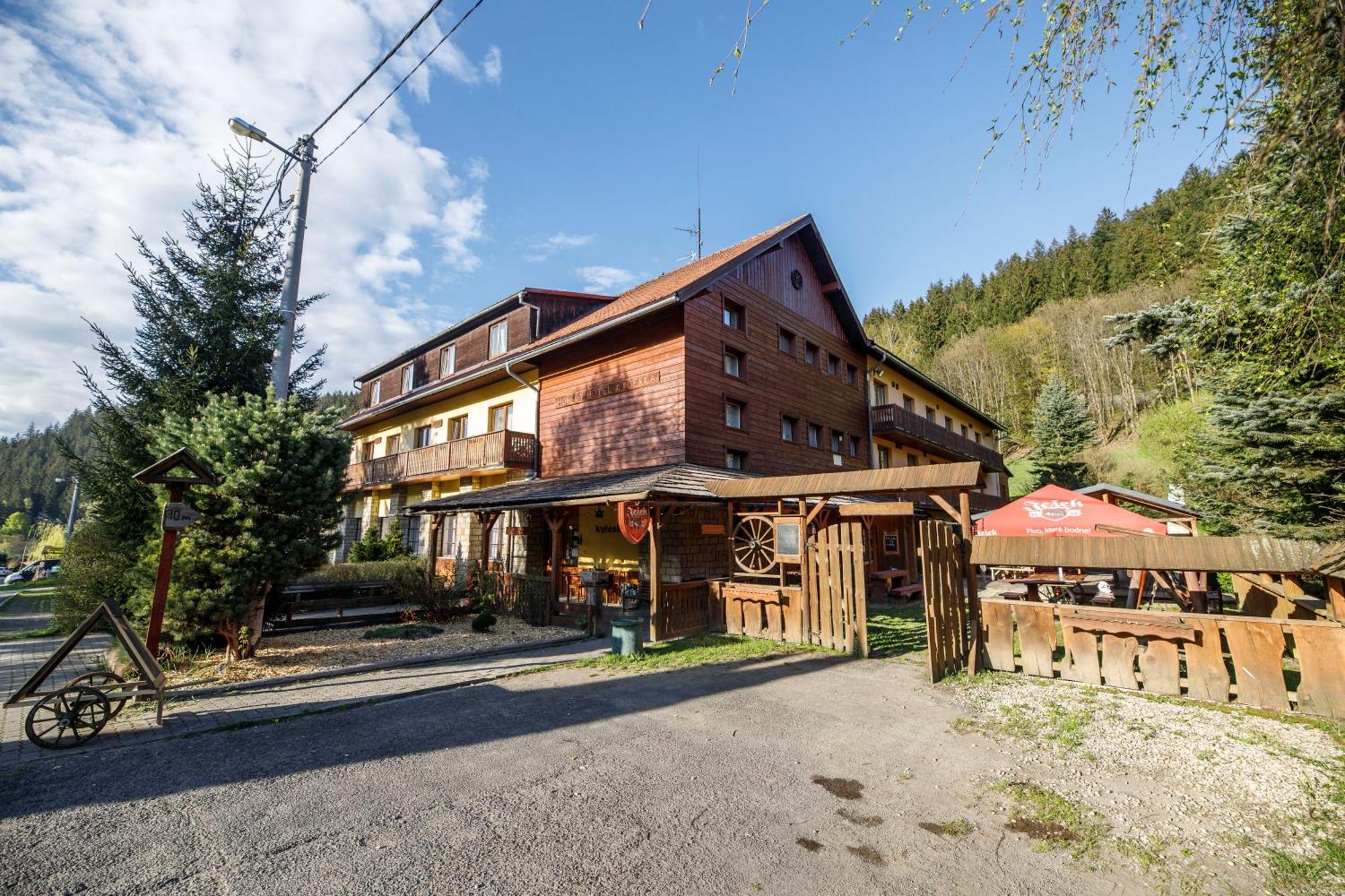 Horsky Hotel Kycerka Velké Karlovice Kültér fotó